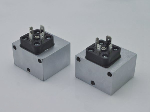 DS3049 Solenolds proporzionali a doppia testa
